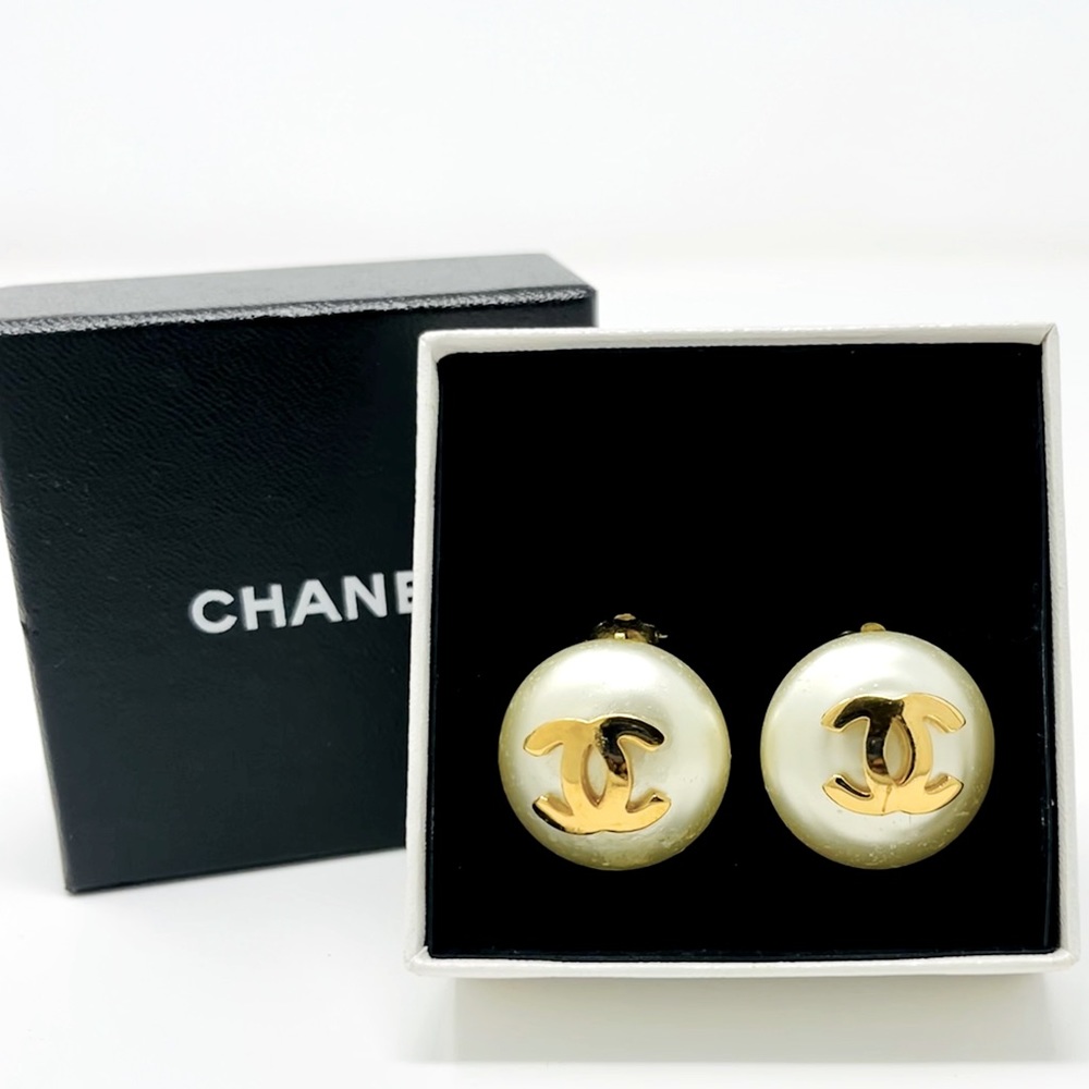 Vintage Chanel CC Pearl Clip-On Earrings